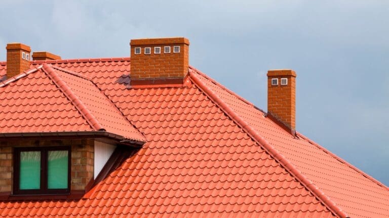 Inclinação de telhado: como calcular em diferentes tipos e formatos