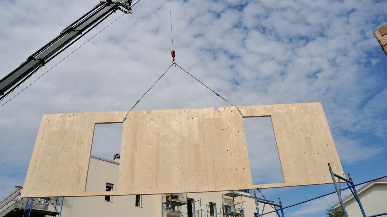 Timber framing com painéis estruturais isolados (SIP)