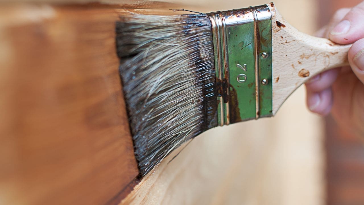 Cores de verniz para madeira: como escolher o tipo e o tom corretos