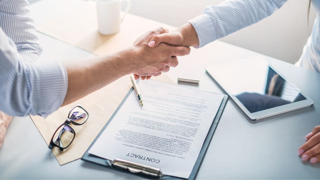 Modelo de contrato de locação de imóvel comercial: crie o seu de GRAÇA