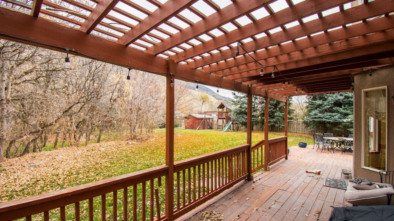 Varanda de madeira: tipos, vantagens, madeiras +90 projetos