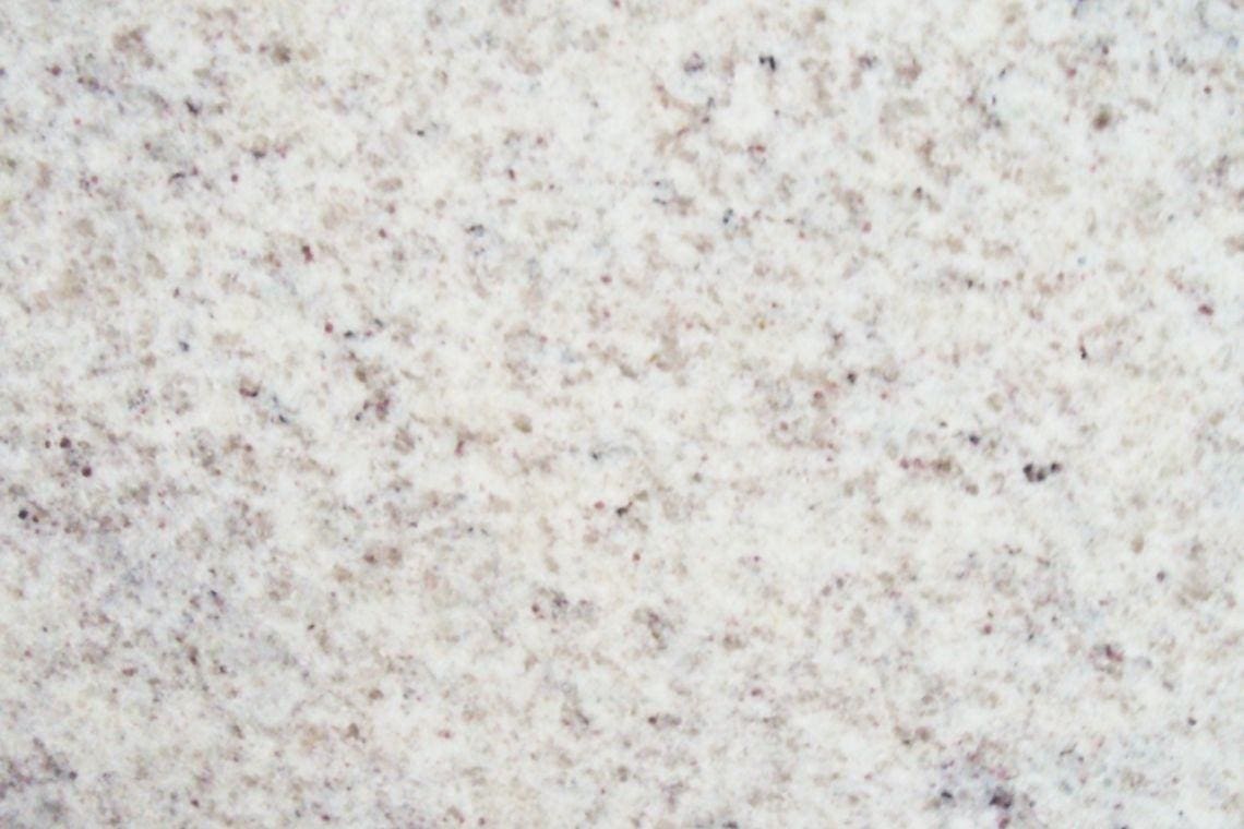 Granito branco Siena: preços e onde usar esse revestimento elegante