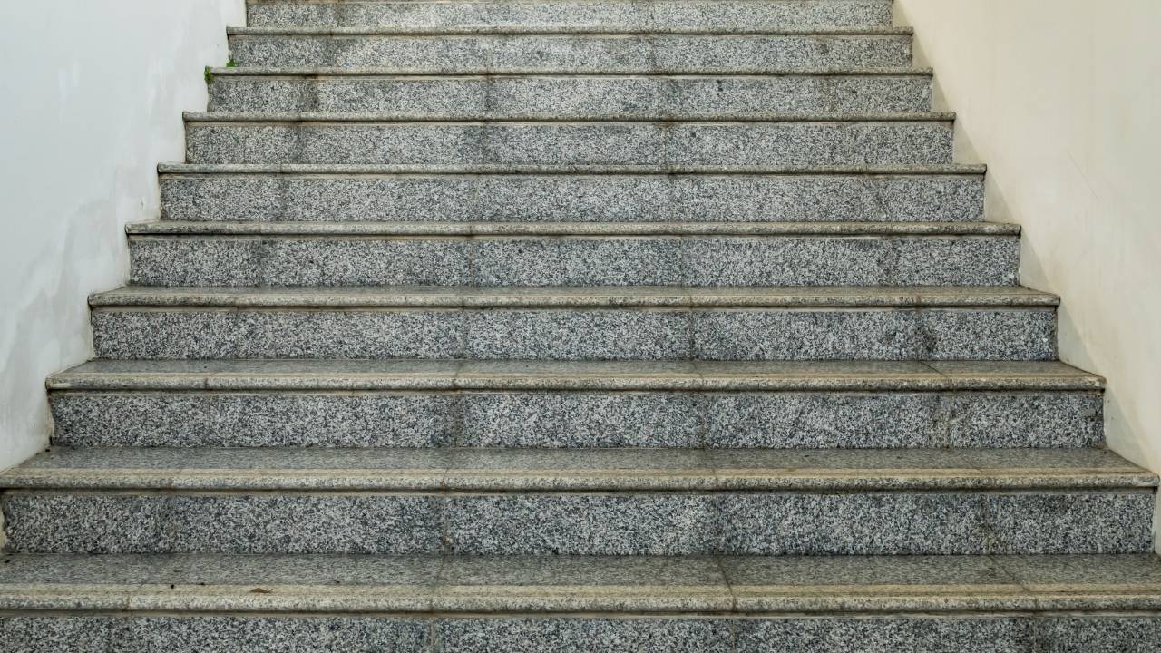 Granito flameado para escadas e degraus
