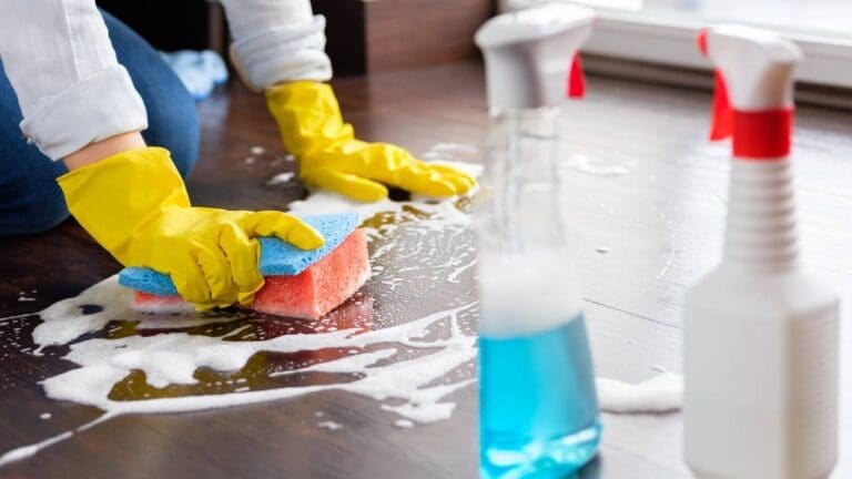 O que significa sonhar limpando a casa? Veja a interpretação