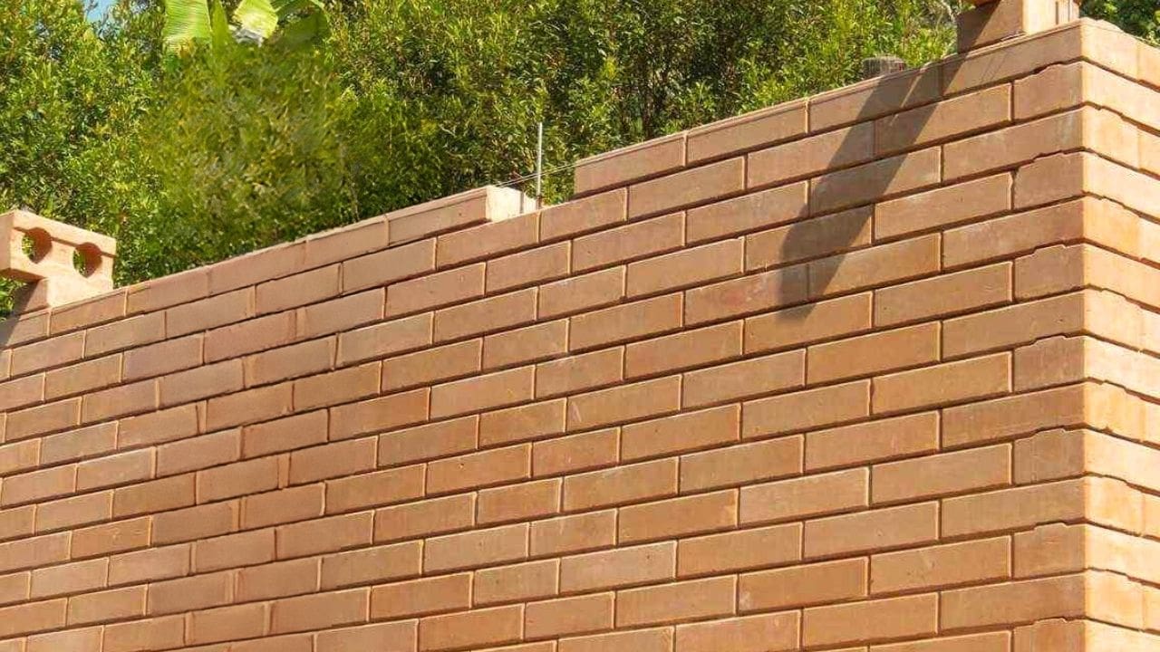 6. Muros modernos e baratos_ Muro de tijolo ecológico