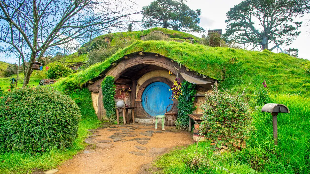 casa hobbit [CANVA]